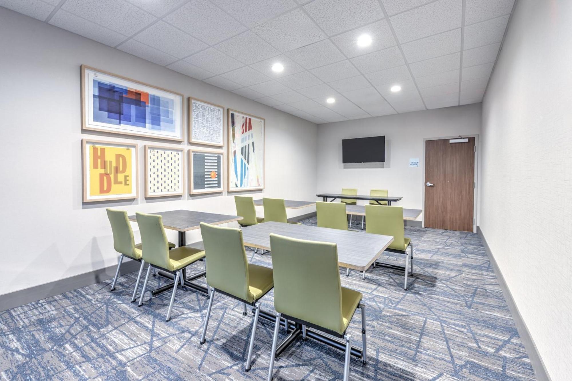 Holiday Inn Express & Suites Moore By Ihg Luaran gambar