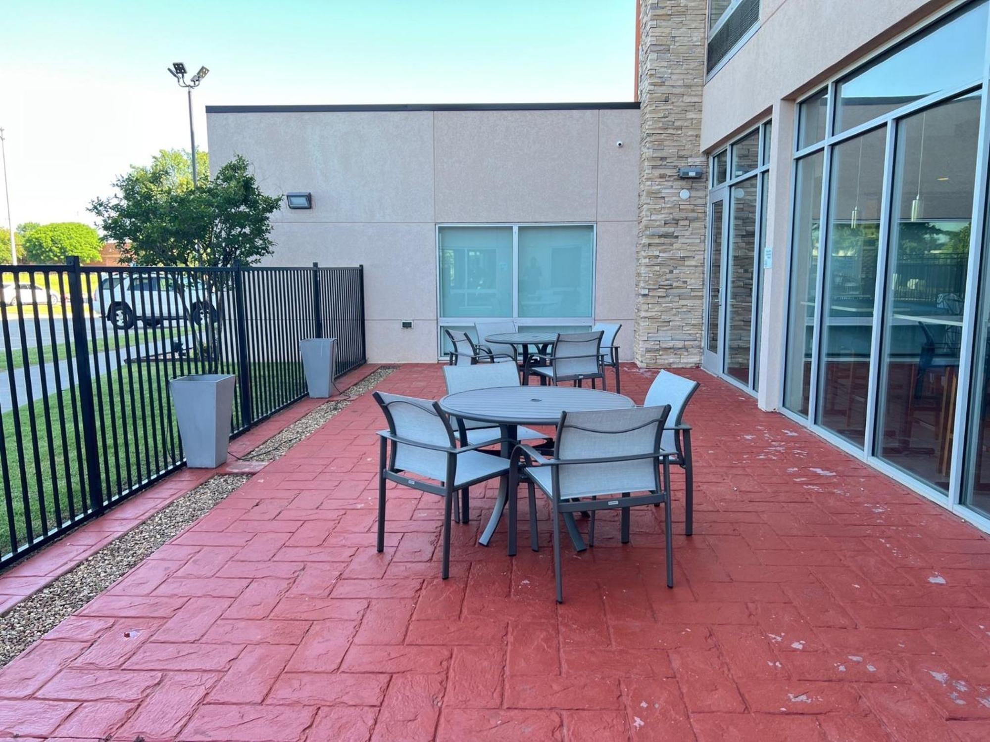 Holiday Inn Express & Suites Moore By Ihg Luaran gambar
